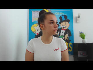 ReineDuJeu live cam model at XLoveCam