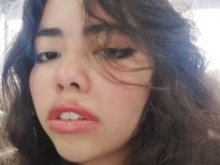ElleryGlimmer live cam model at XLoveCam
