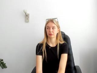 AnaSensual live cam model at XLoveCam