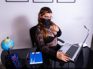 SalmaAzaman Blowjob XXX Cams - Photo 4/21