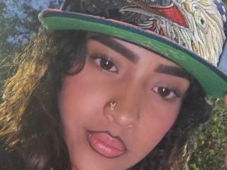 ValeryMonroe live cam model at XLoveCam