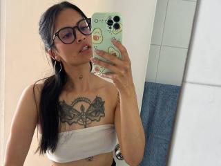 NiaWhite Pussy Video Webcam - Photo 8/21