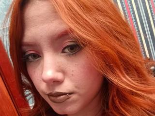 EmmaThomsonn Boobs Liveshow - Photo 20/21