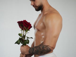 ChrisBlake live cam model at XLoveCam