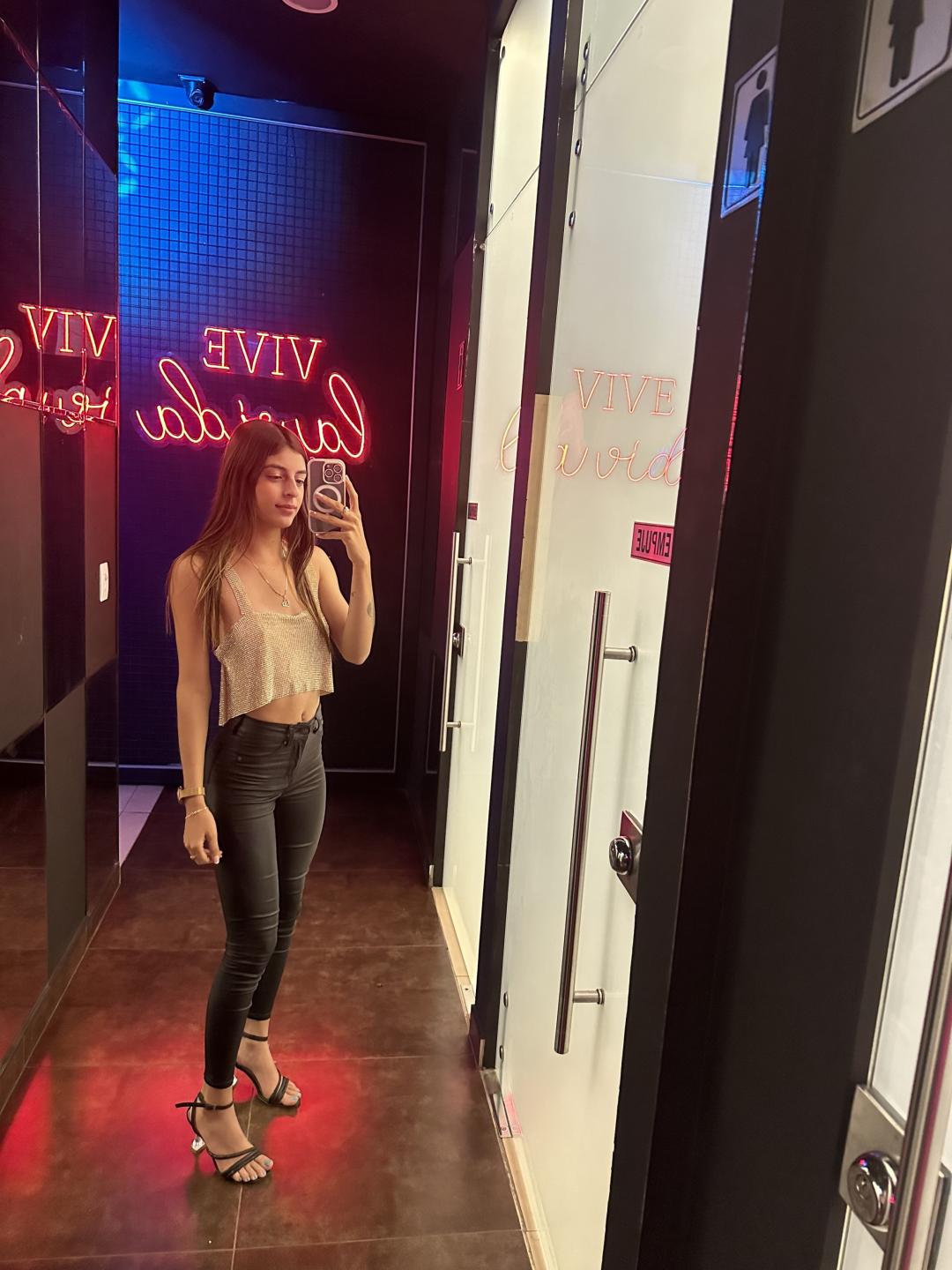 webcam model CiaSweet from XloveCam webcam model CiaSweet from XloveCam