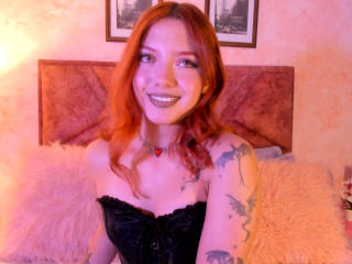 EmmaThomsonn Boobs Liveshow - Photo 7/21
