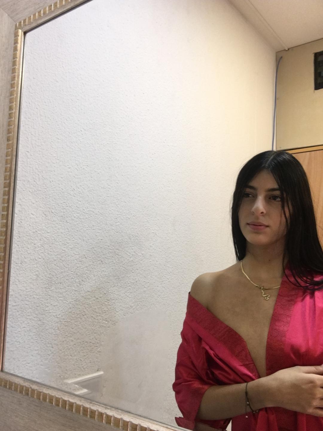 webcam model CiaSweet from XloveCam webcam model CiaSweet from XloveCam