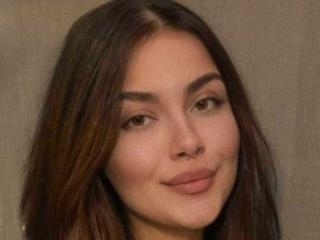 SexyRedLucy live cam model at XLoveCam
