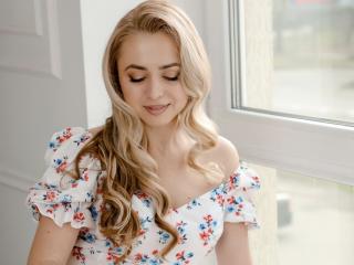 Watch HottestSmile live on cam on XLoveCam