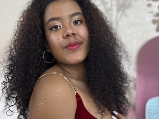 AdeleinePierce Webcam Porno Live - Photo 7/9