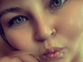 Watch BeckyXRose live on cam on XLoveCam