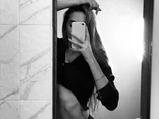 Watch EviLune live on cam on XLoveCam