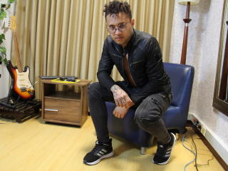 OrfeoJames live cam model at XLoveCam