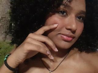 ElenaCartero live cam model at XLoveCam