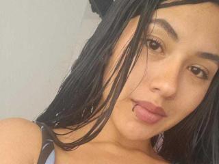 SaraHottiestX live cam model at XLoveCam