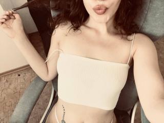 Sevillia Blowjob XXX Cams - Photo 8/21