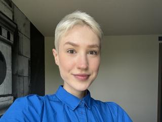 Rhoksi live cam model at XLoveCam