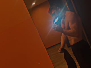 Watch DeltaOchoX live on cam on XLoveCam
