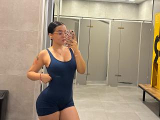 SofiaBrowm Blowjob XXX Cams - Photo 9/21