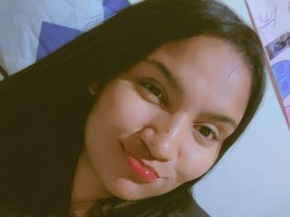 SusanaDiaz Blowjob XXX Cams - Photo 8/21