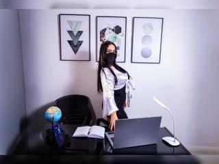 AnissaAli Webcam Porno Live - Photo 13/21