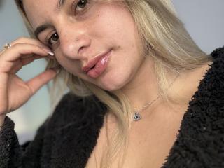 AtheneaRossi Webcam Porno Live - Photo 9/21