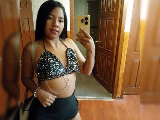 EmelyWhitte Image Gallery