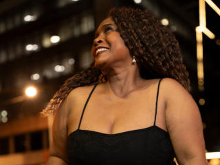 AinaEbonyQueen Webcam Porno Live - Photo 10/21