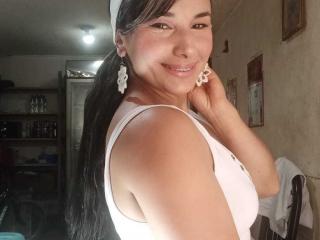 SamarAmour Blowjob XXX Cams - Photo 20/21