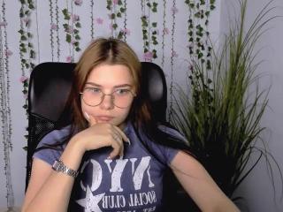 lolaMrrr live cam model at XLoveCam