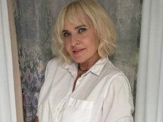 Watch LanaSunn live on cam on XLoveCam