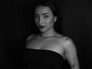 Watch MaraLewis live on cam on XLoveCam