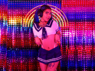 Watch KoralineMiller live on cam on XLoveCam