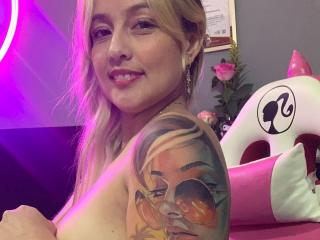 SaraleDouxX Blowjob XXX Cams - Photo 5/20