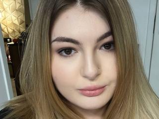 Watch CattieHolly live on cam on XLoveCam