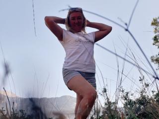 Watch KarolinaInsky live on cam on XLoveCam