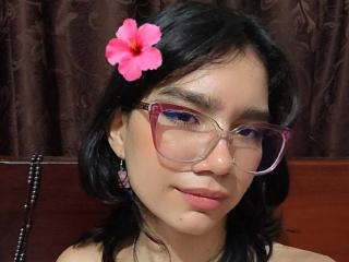 Watch Yulybeyond live on cam on XLoveCam