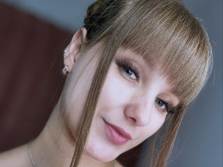 Watch LeonaLoves live on cam on XLoveCam