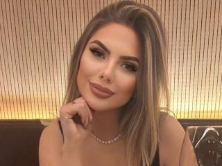 Watch BelaLuz live on cam on XLoveCam