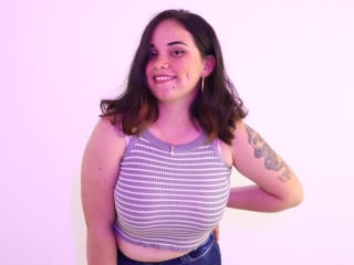AndreaCooper live cam model at XLoveCam