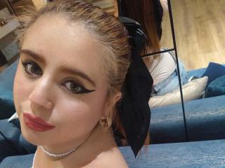 StephanieMoretti Blowjob XXX Cams - Photo 2/21