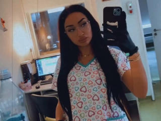 BonnieSins Live Cam Porn - Photo 15/21