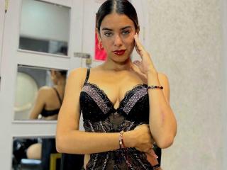 Watch VanelopeRusso live on cam on XLoveCam