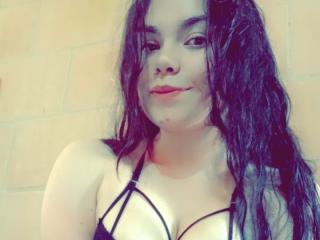 MadelineMR live cam model at XLoveCam