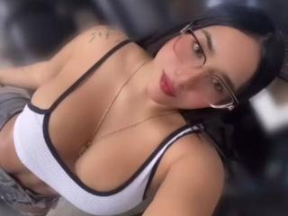 CristalSweety live cam model at XLoveCam