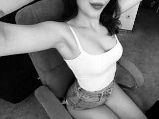 Sevillia Blowjob XXX Cams - Photo 17/21