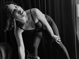 Watch MiaMartin69 live on cam on XLoveCam