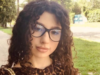ArianaFoxx live cam model at XLoveCam