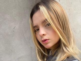 PauliAdams live cam model at XLoveCam