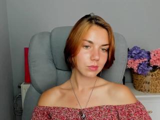 HannaDiya live cam model at XLoveCam